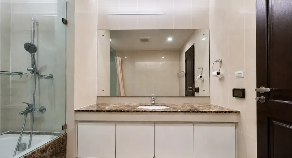 For sale 2 bedrooms condo in Watthana, Bangkok