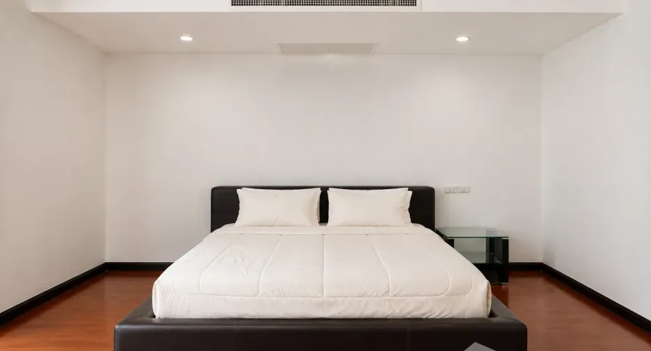 For sale 2 bedrooms condo in Watthana, Bangkok