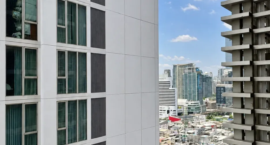 For sale 2 bedrooms condo in Watthana, Bangkok