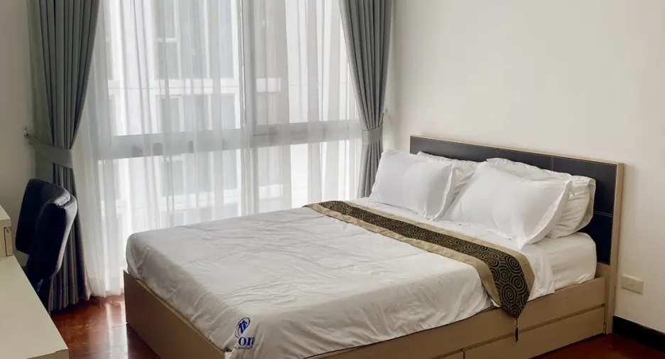 For sale 2 bedrooms condo in Watthana, Bangkok