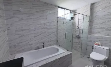 For rent 3 bedrooms house in Saphan Sung, Bangkok