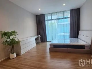 For rent 3 bedrooms townhouse in Saphan Sung, Bangkok