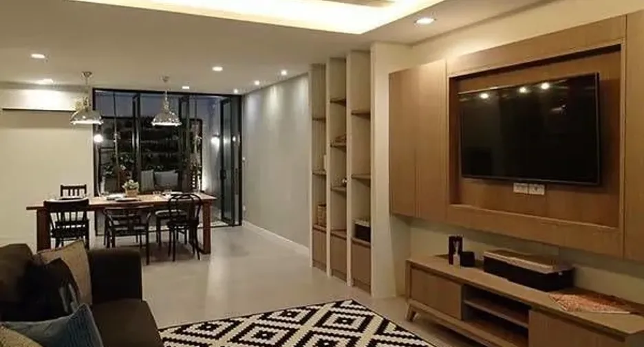 For rent 3 bedrooms townhouse in Watthana, Bangkok