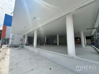 For rent retail Space in Watthana, Bangkok