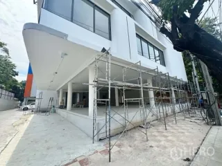 For rent retail Space in Watthana, Bangkok