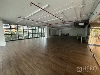 For rent retail Space in Watthana, Bangkok