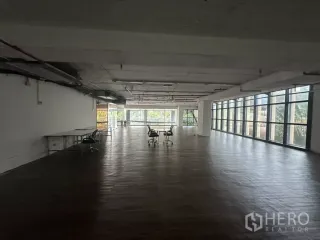 For rent retail Space in Watthana, Bangkok