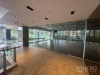 For rent retail Space in Watthana, Bangkok