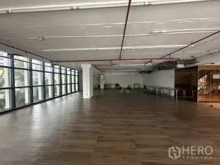 For rent retail Space in Watthana, Bangkok