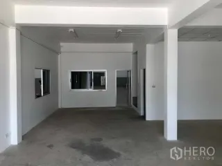 For rent warehouse in Khlong Luang, Pathum Thani