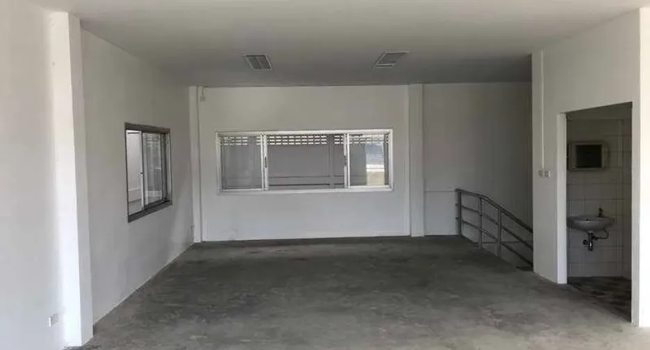 For rent warehouse in Khlong Luang, Pathum Thani