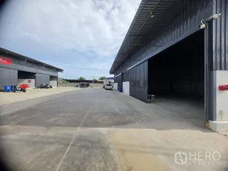 For rent warehouse in Mueang Samut Prakan, Samut Prakan