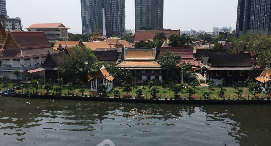 For sale 2 bedrooms condo in Watthana, Bangkok