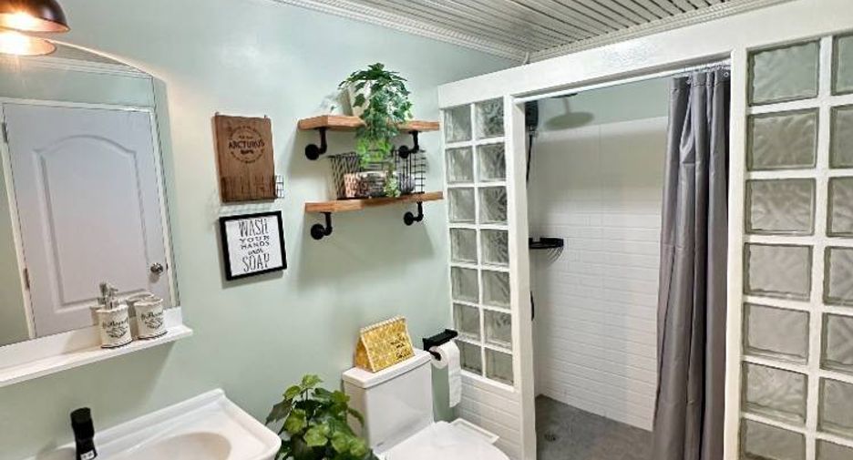 For rent 3 bedrooms condo in Yan Nawa, Bangkok