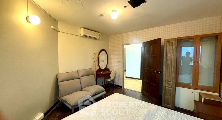 For rent 2 bedrooms condo in Bang Na, Bangkok
