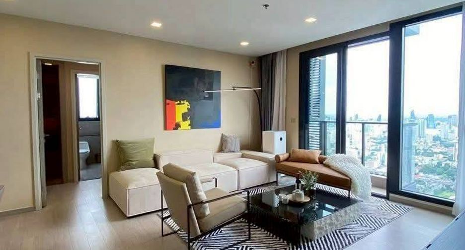 Condo en alquiler de 3 habitaciones en Huai Khwang, Bangkok