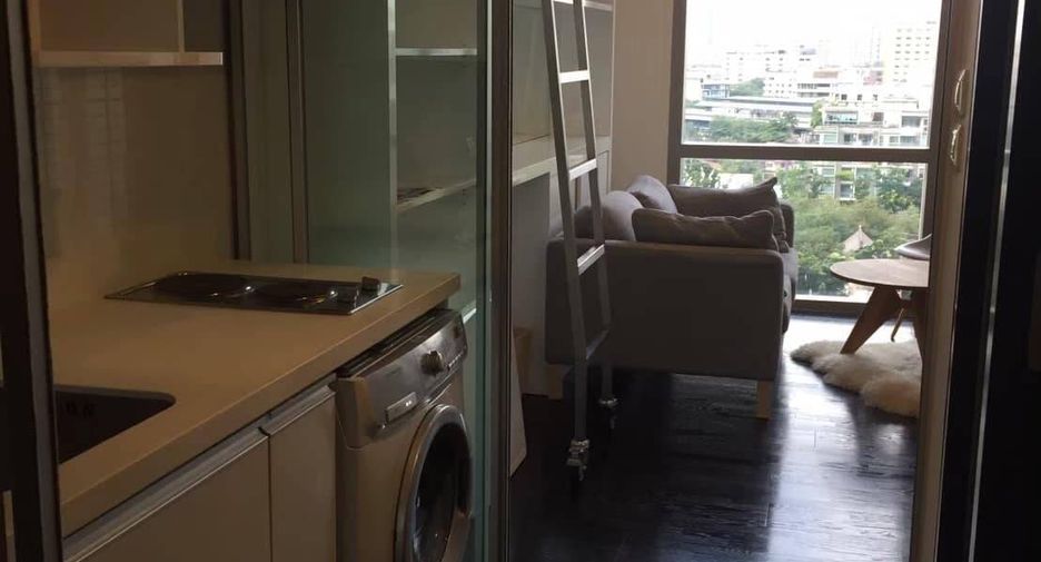 For rent 1 bed condo in Khlong Toei, Bangkok