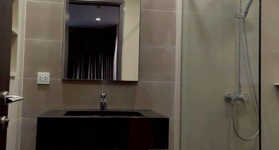 Condo en alquiler de 1 habitaciones en Khlong Toei, Bangkok