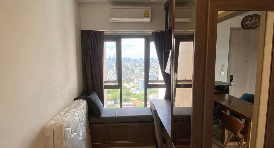 For rent 2 bedrooms condo in Bang Na, Bangkok