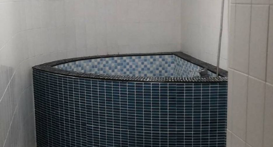 À louer et à vendre 3 chambres condo à Bang Rak, Bangkok