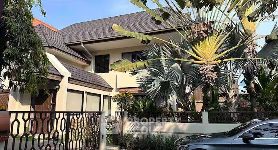For rent and for sale 5 bedrooms house in Watthana, Bangkok