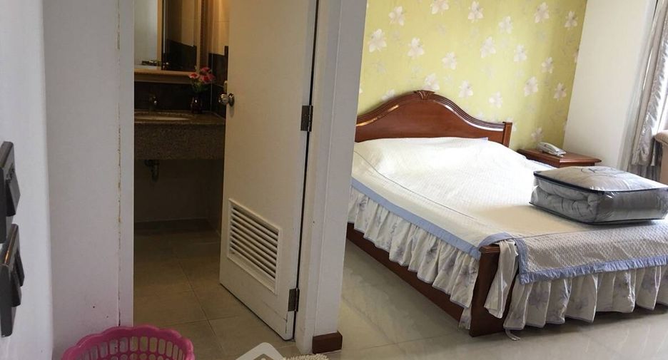 For sale 2 bedrooms condo in Khlong Toei, Bangkok