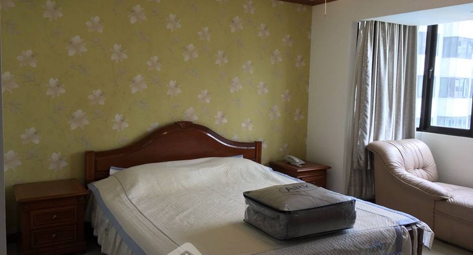 For sale 2 bedrooms condo in Khlong Toei, Bangkok