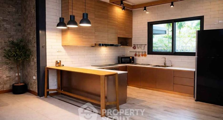 À vendre 4 chambres maison à Mueang Chon Buri, Chonburi