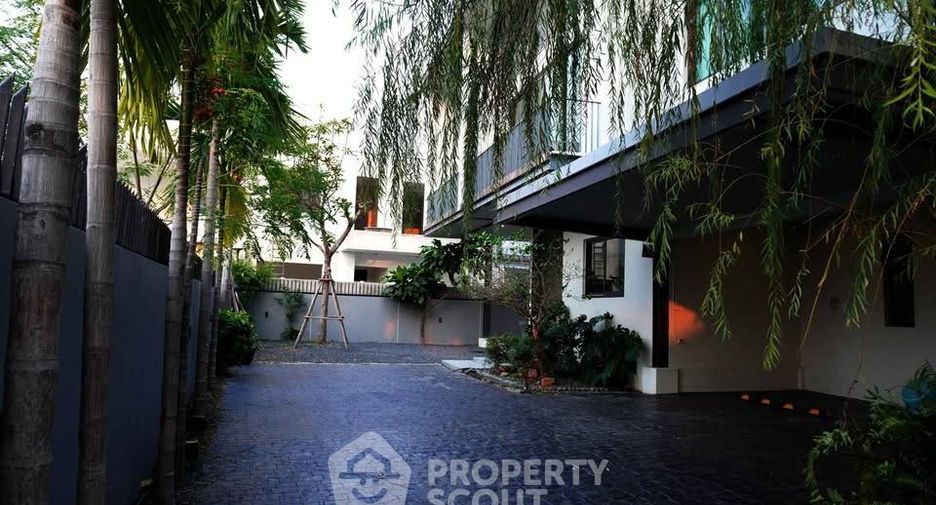 For sale 4 bedrooms house in Mueang Chon Buri, Chonburi