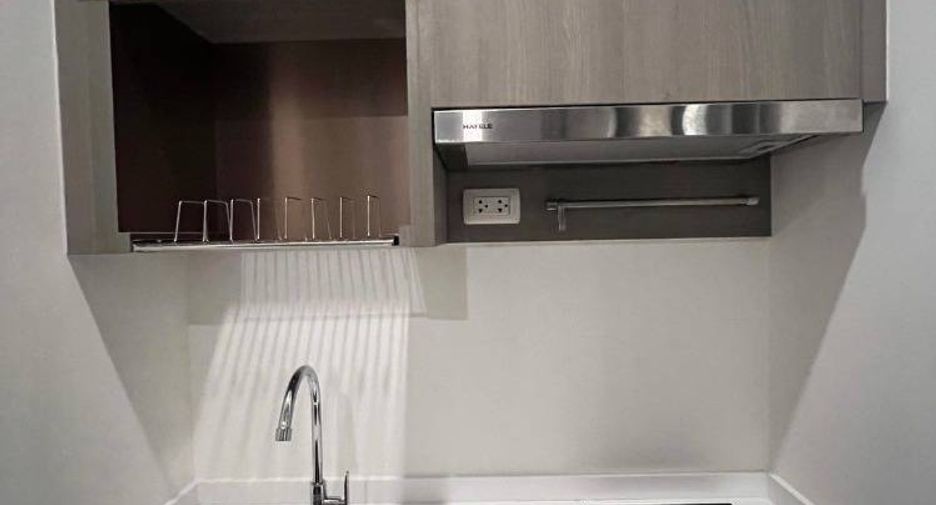 For sale 1 bed condo in Watthana, Bangkok