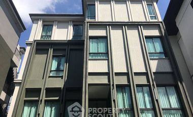 Casa en venta de 4 habitaciones en Suan Luang, Bangkok