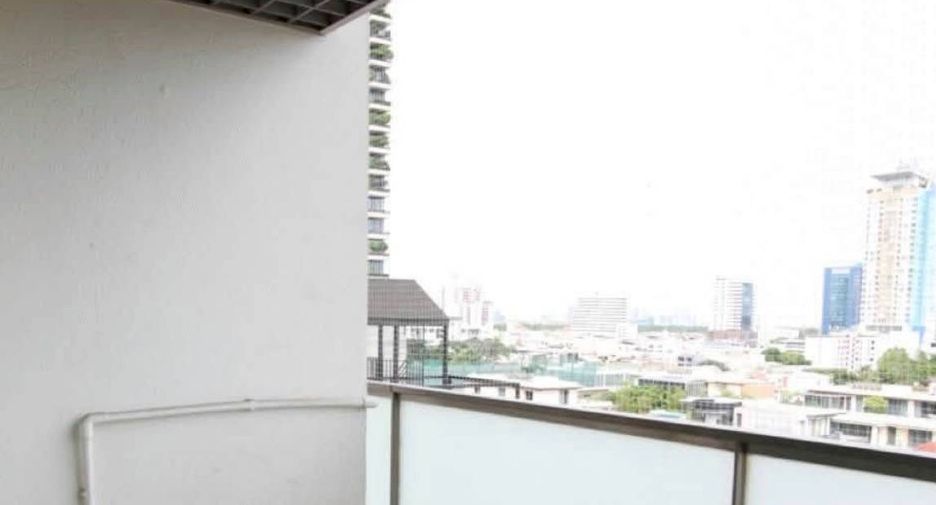 For sale 2 bedrooms condo in Yan Nawa, Bangkok