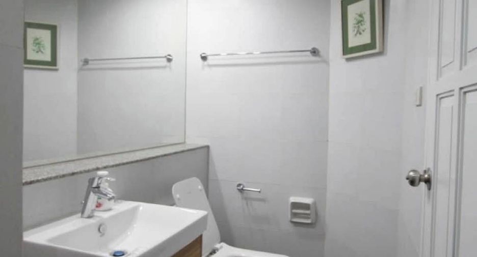 For sale 2 bedrooms condo in Yan Nawa, Bangkok