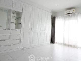 For sale 2 bedrooms condo in Yan Nawa, Bangkok