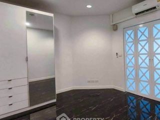 For sale 2 bedrooms condo in Yan Nawa, Bangkok