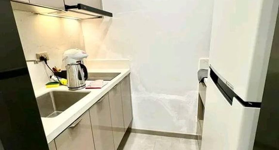 À vendre 1 chambre condo à Huai Khwang, Bangkok