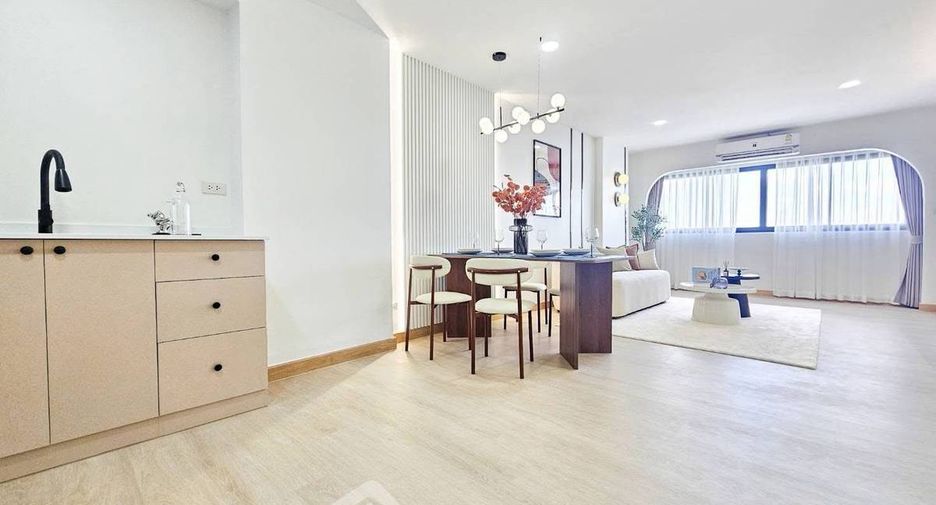 Wohnung zum Kauf mit 2 Zimmer in Phra Khanong, Bangkok