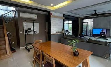 For sale 4 bedrooms house in Suan Luang, Bangkok