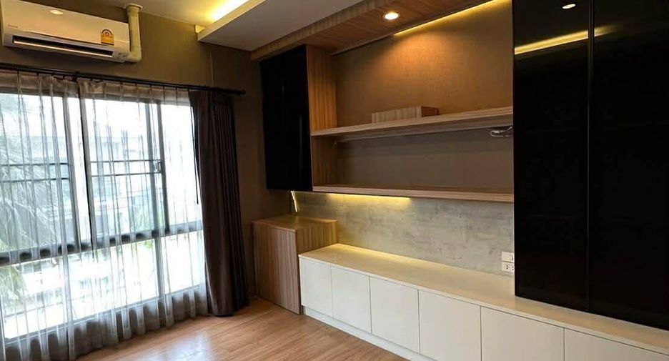 Haus zum Kauf mit 4 Zimmer in Suan Luang, Bangkok