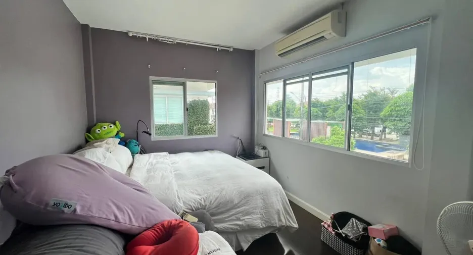 Haus zum Kauf mit 3 Zimmer in Saphan Sung, Bangkok