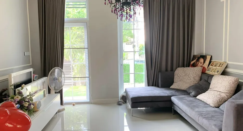 Haus zum Kauf mit 3 Zimmer in Saphan Sung, Bangkok