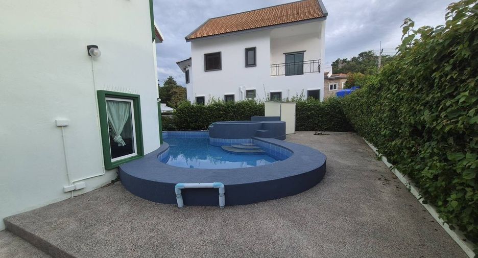 For rent 6 bedrooms villa in Hua Hin, Prachuap Khiri Khan