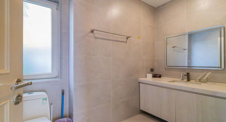 For rent 5 bedrooms villa in Bang Lamung, Chonburi
