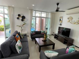 Villa en venta y en alquiler de 3 habitaciones en Mueang Phuket, Phuket