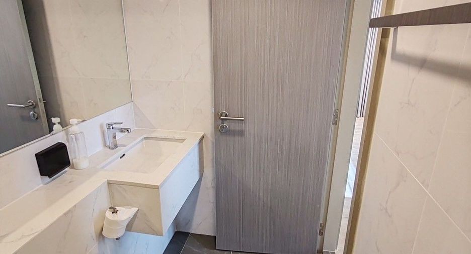 For rent 2 bedrooms condo in Bang Phlat, Bangkok