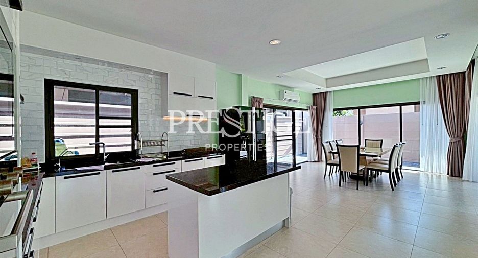 Casa en alquiler de 3 habitaciones en Huay Yai, Pattaya