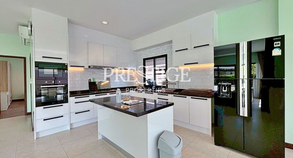 Casa en alquiler de 3 habitaciones en Huay Yai, Pattaya