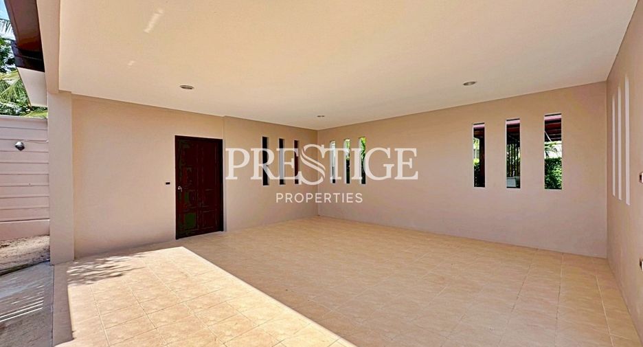 Casa en alquiler de 3 habitaciones en Huay Yai, Pattaya