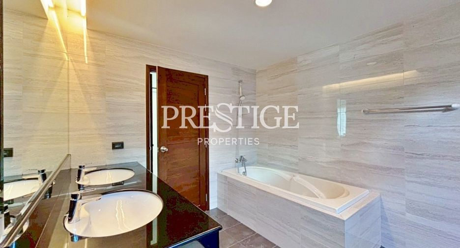 Casa en alquiler de 3 habitaciones en Huay Yai, Pattaya