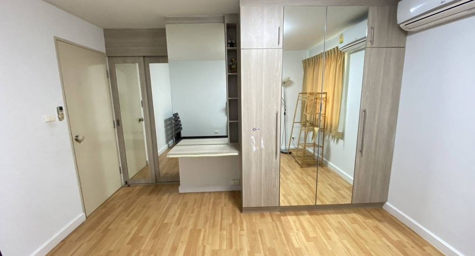Condo en venta y en alquiler de 2 habitaciones en Huai Khwang, Bangkok